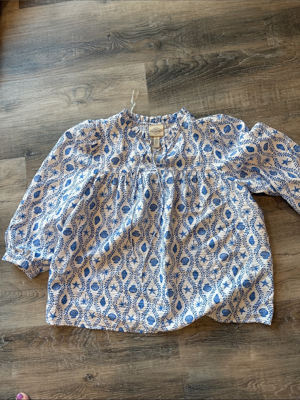 St John’s Bay Blue Floral and shell  Print Peasant Top - Soft  sz PM